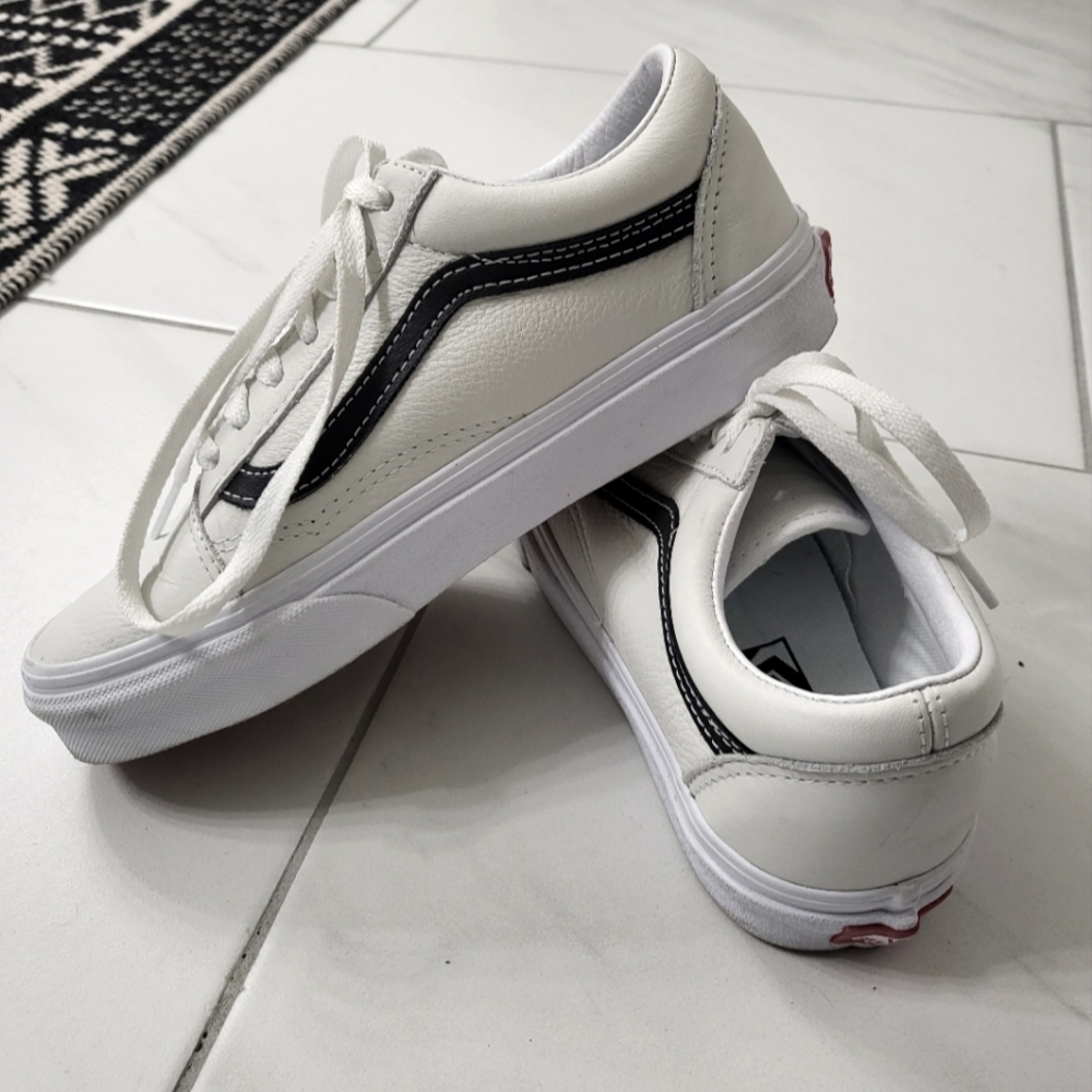 VANS Leather Pop Old Skool Shoes Men's size 4 / Women's size 5.5